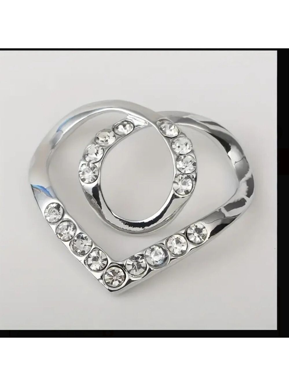 Heart-shaped rhinestone scarf holder or shirt tie. New Silver